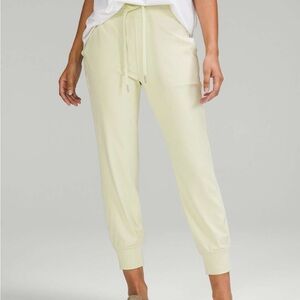 Lululemon Ready to Rulu Classic-Fit High-Rise Jogger *7/8 Length in Dewy Size 4